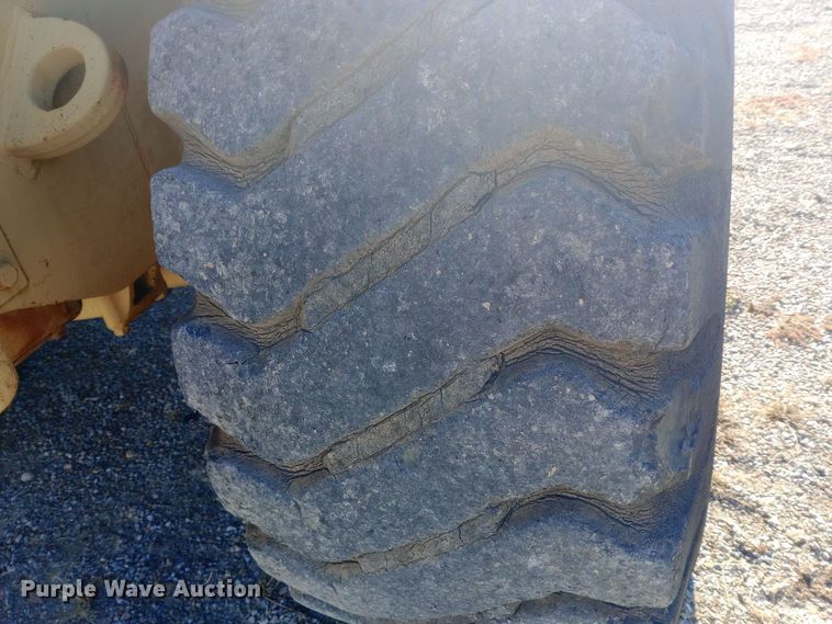 image for item DW0873 1980 Caterpillar 966C wheel loader