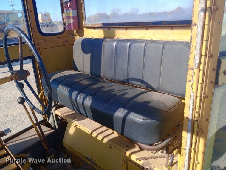 image for item DW0874 1972 Wabco 444 rigid frame motor grader