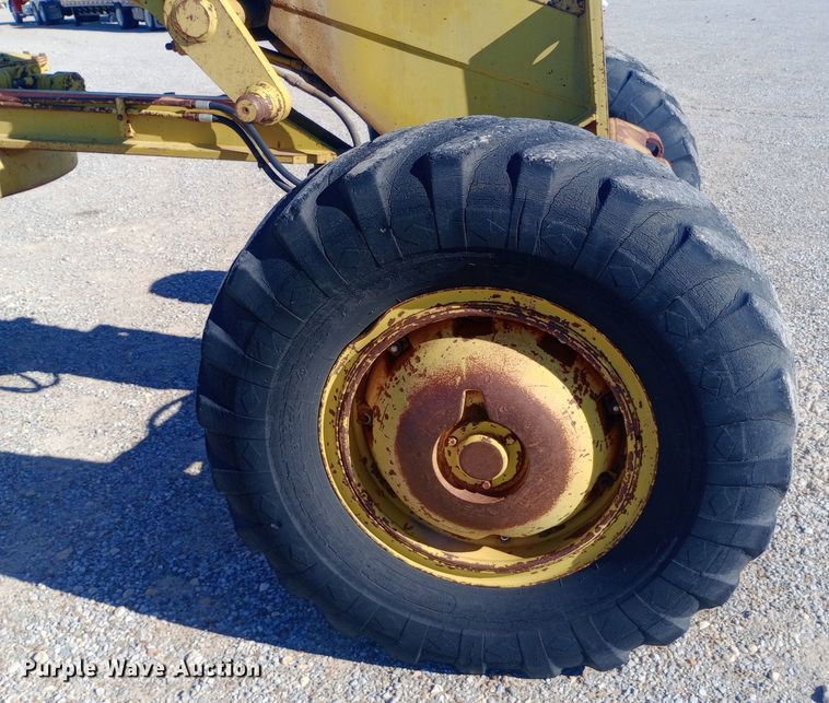 image for item DW0874 1972 Wabco 444 rigid frame motor grader