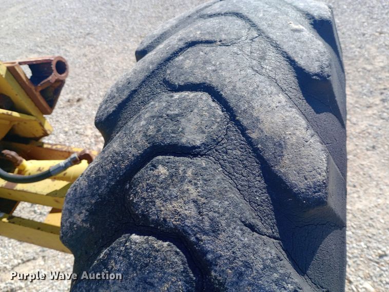 image for item DW0874 1972 Wabco 444 rigid frame motor grader