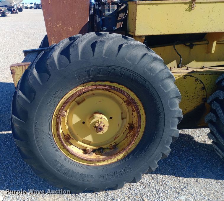 image for item DW0874 1972 Wabco 444 rigid frame motor grader