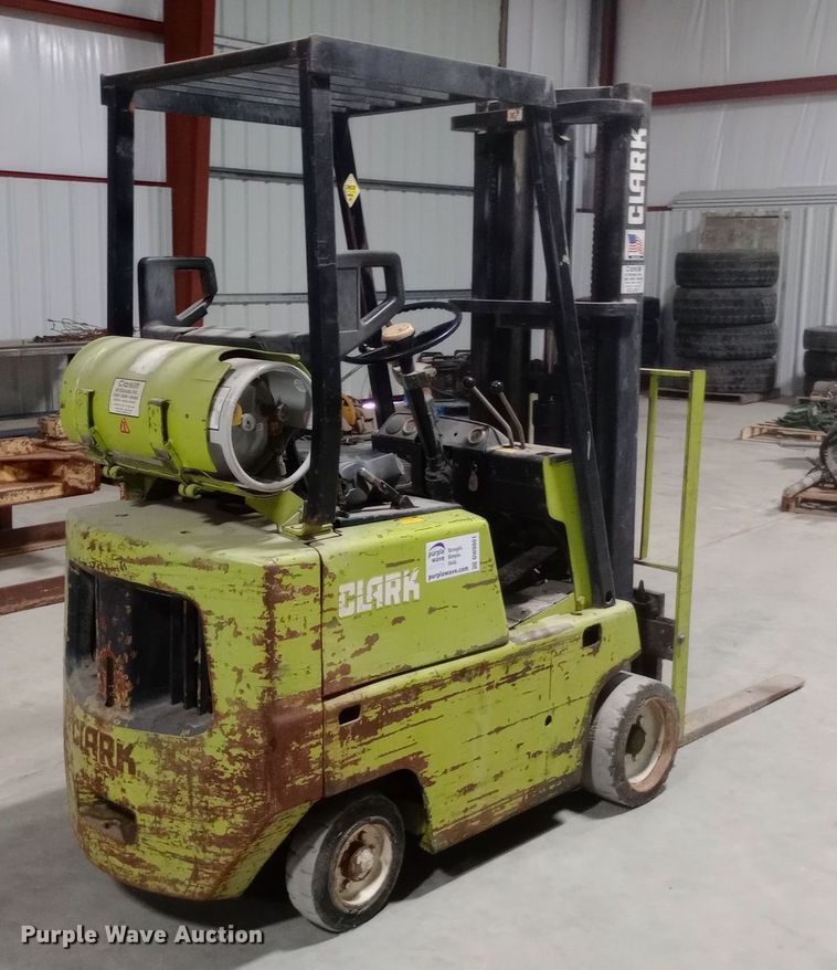 image for item DW0881 Clark C500-30 forklift