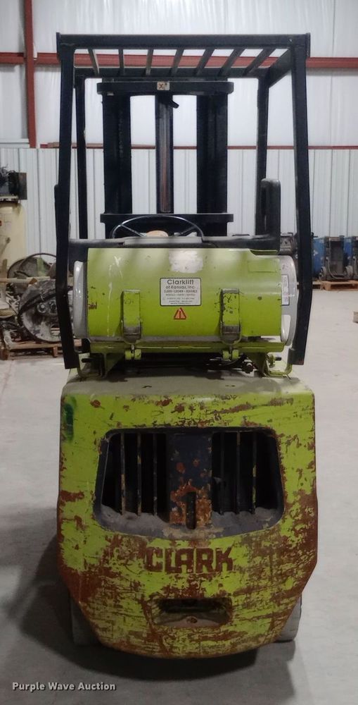 image for item DW0881 Clark C500-30 forklift
