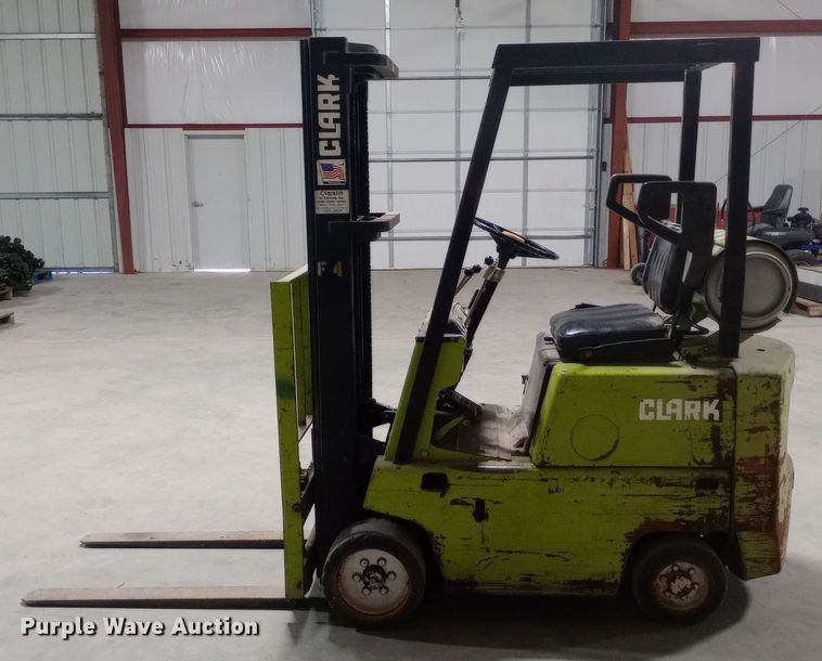 image for item DW0881 Clark C500-30 forklift