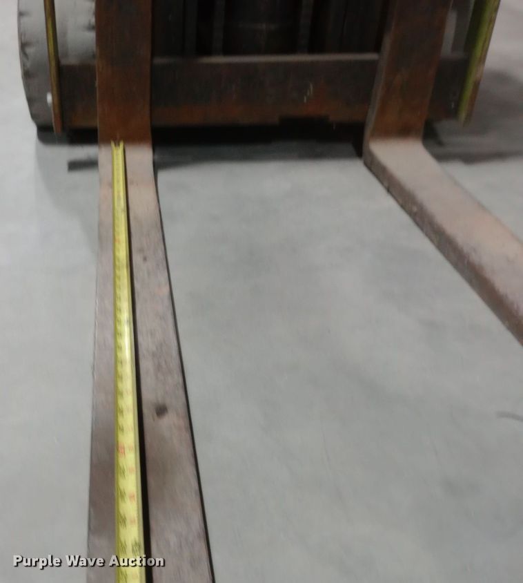 image for item DW0881 Clark C500-30 forklift