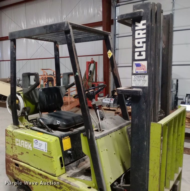 image for item DW0881 Clark C500-30 forklift