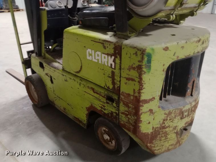 image for item DW0881 Clark C500-30 forklift