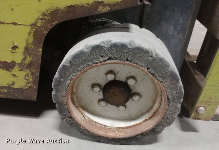 image for item DW0881 Clark C500-30 forklift