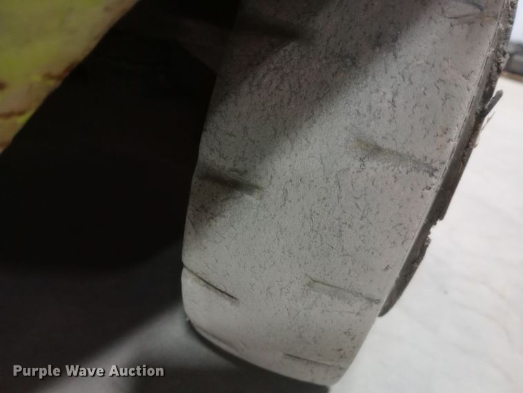 image for item DW0881 Clark C500-30 forklift