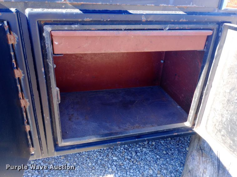 image for item DW0890 Flatbed