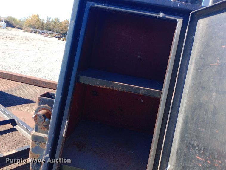 image for item DW0890 Flatbed