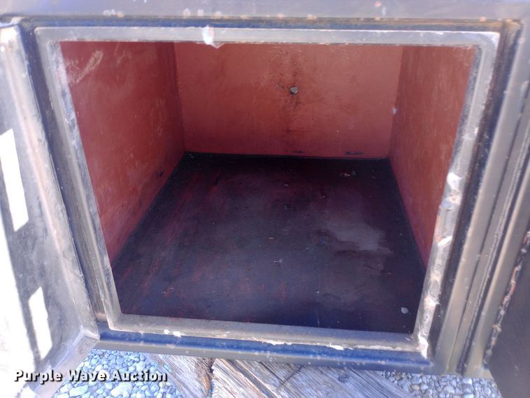 image for item DW0890 Flatbed