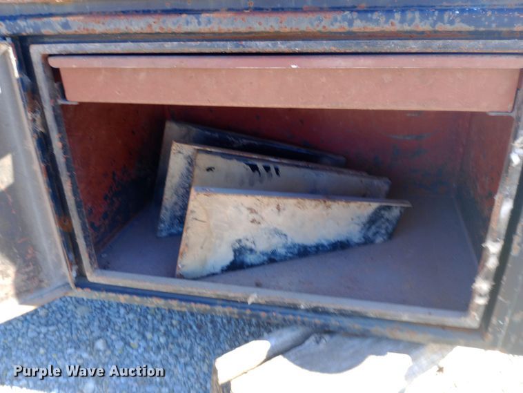 image for item DW0890 Flatbed