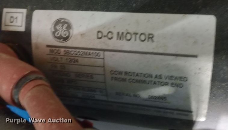 image for item DW0935 2002 Genie GS-3246 scissor lift