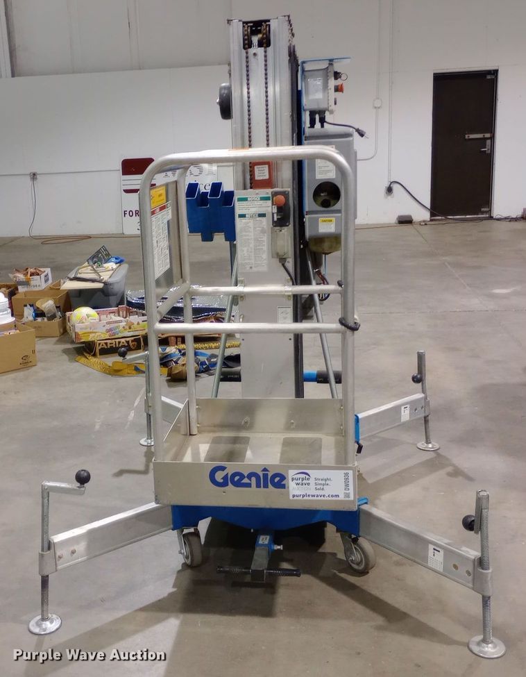 image for item DW0936 2007 Genie AWP-30S vertical lift