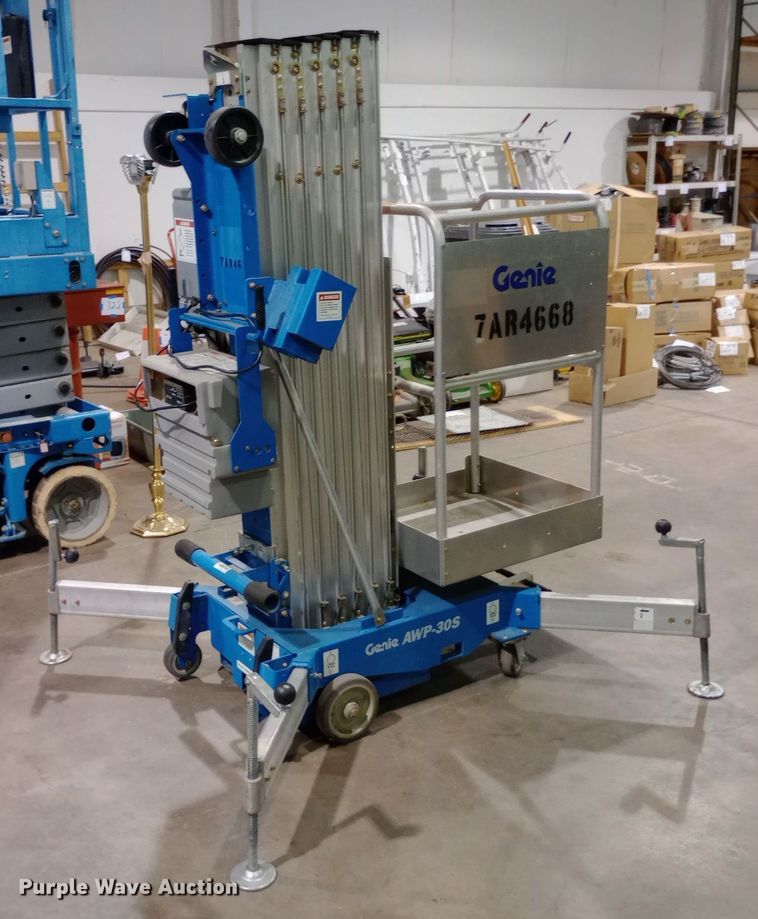 image for item DW0936 2007 Genie AWP-30S vertical lift