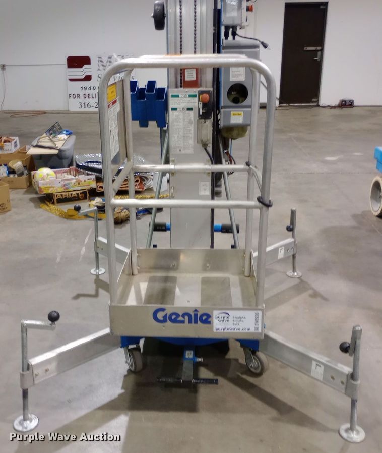 image for item DW0936 2007 Genie AWP-30S vertical lift