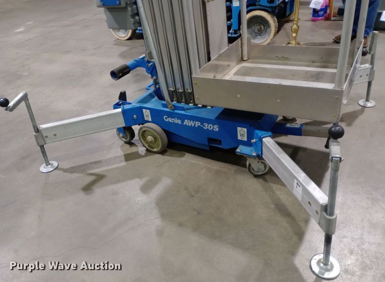 image for item DW0936 2007 Genie AWP-30S vertical lift