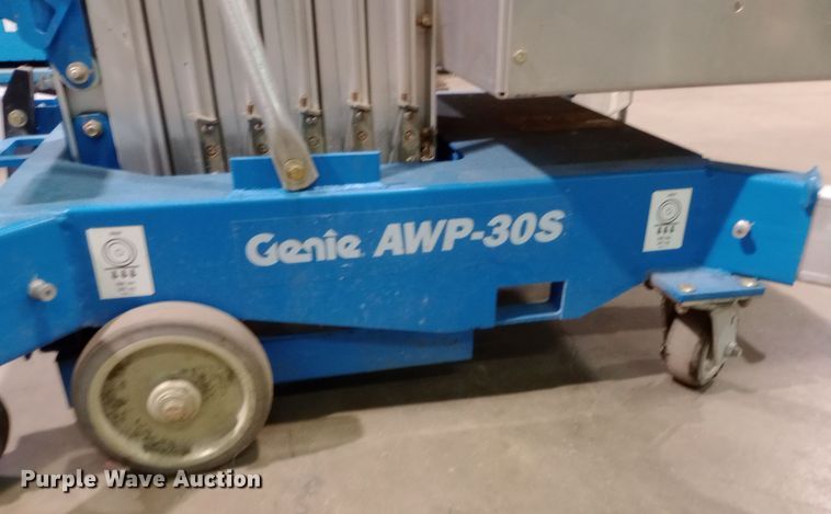 image for item DW0936 2007 Genie AWP-30S vertical lift