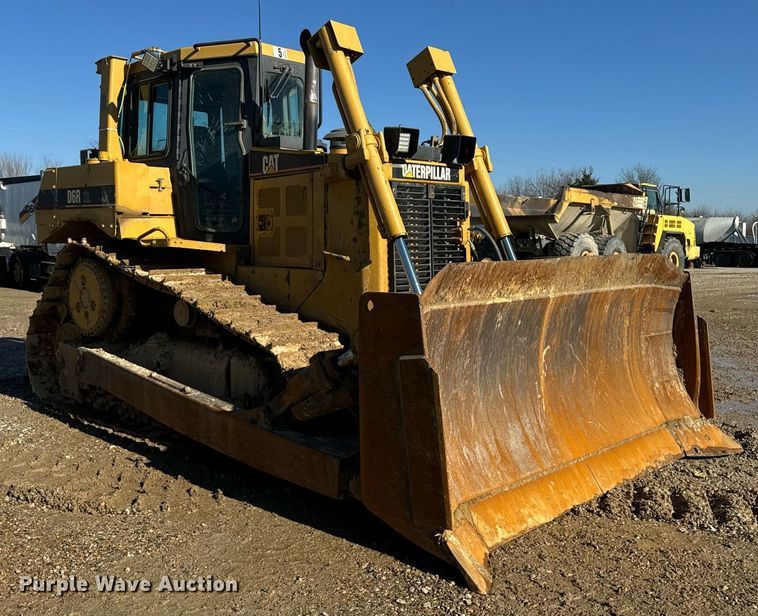 image for item DW2414 2004 Caterpillar D6R XL dozer