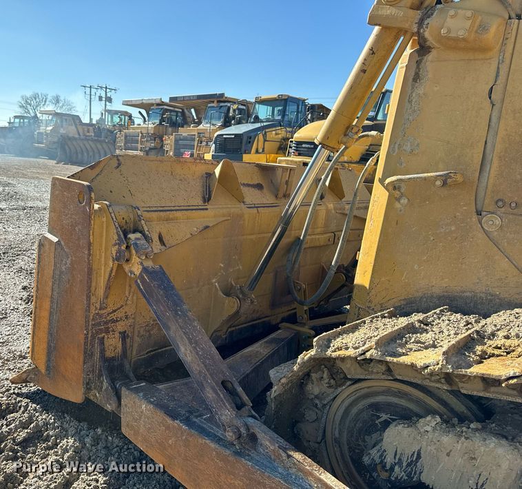 image for item DW2414 2004 Caterpillar D6R XL dozer