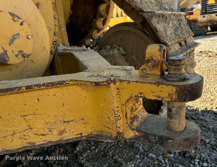 image for item DW2414 2004 Caterpillar D6R XL dozer
