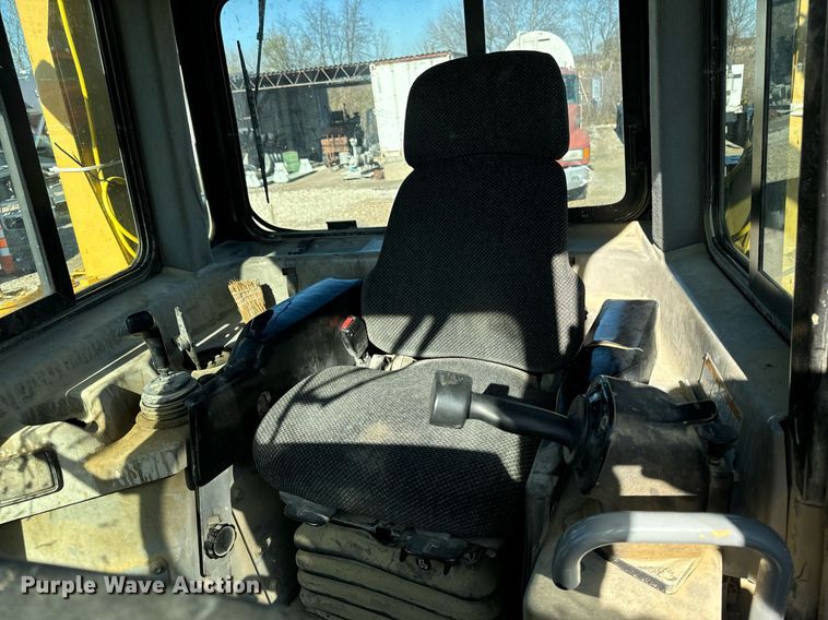 image for item DW2414 2004 Caterpillar D6R XL dozer