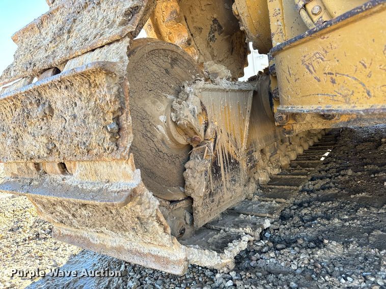 image for item DW2414 2004 Caterpillar D6R XL dozer