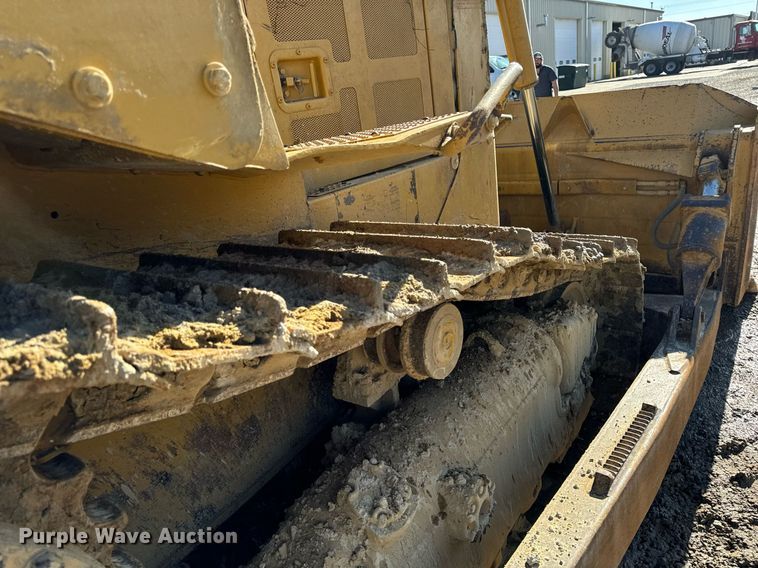 image for item DW2414 2004 Caterpillar D6R XL dozer