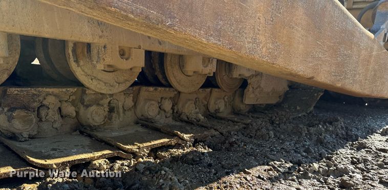 image for item DW2414 2004 Caterpillar D6R XL dozer