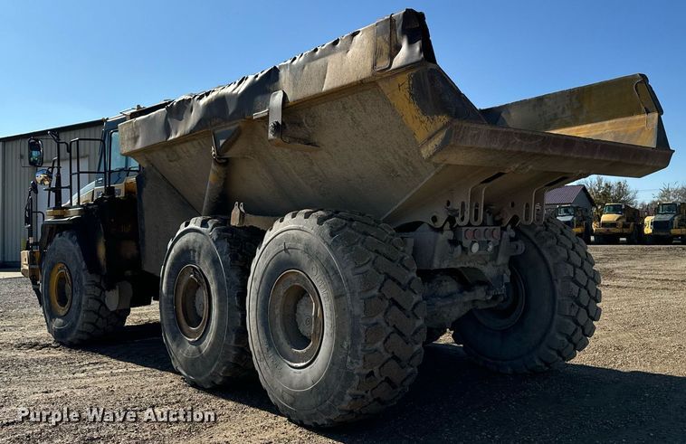 image for item DW2415 2014 Komatsu HM400-3 haul truck