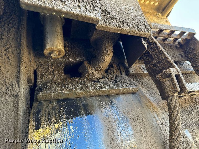 image for item DW2415 2014 Komatsu HM400-3 haul truck