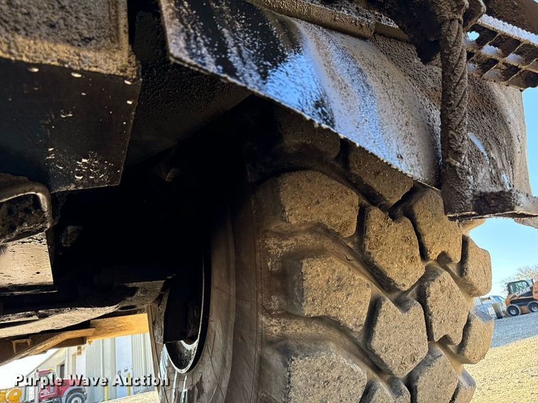 image for item DW2415 2014 Komatsu HM400-3 haul truck