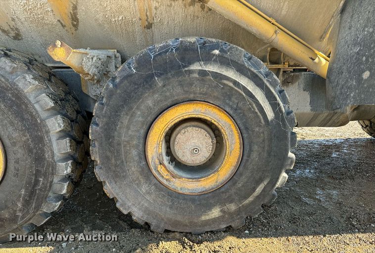 image for item DW2416 2013 Komatsu HM400-3 haul truck