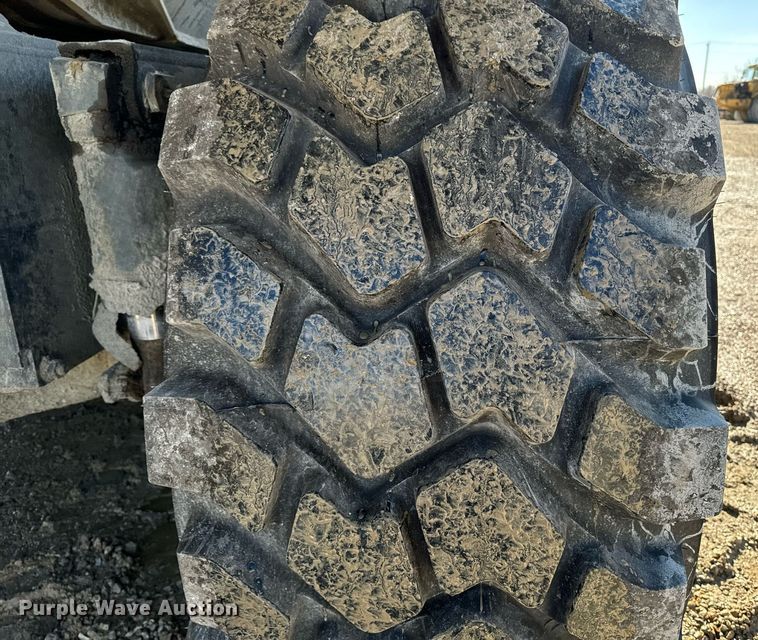 image for item DW2416 2013 Komatsu HM400-3 haul truck