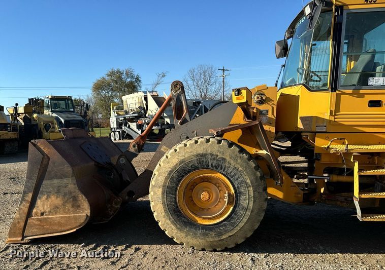 image for item DW2417 1998 Volvo L120C wheel loader