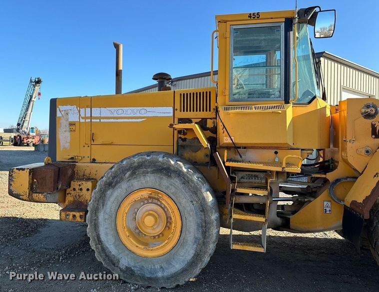 image for item DW2417 1998 Volvo L120C wheel loader