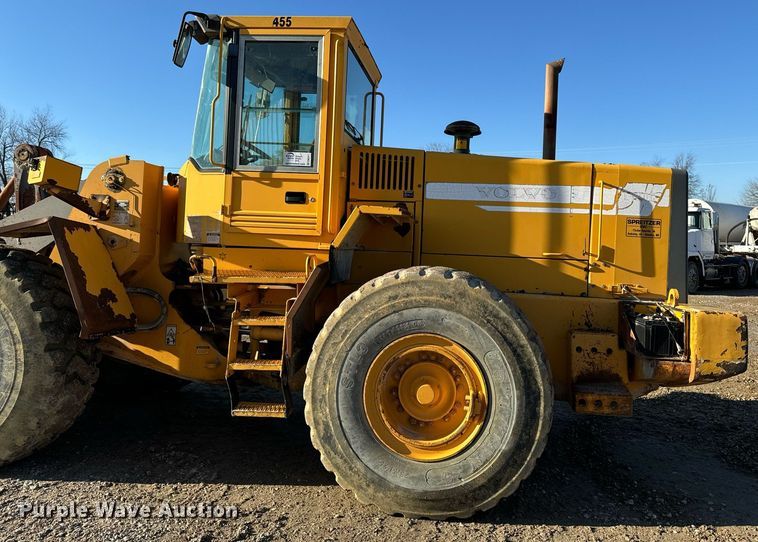 image for item DW2417 1998 Volvo L120C wheel loader