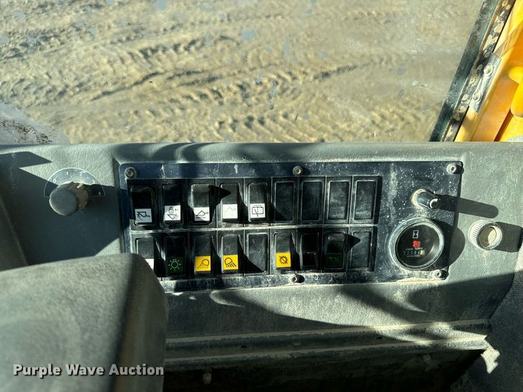 image for item DW2417 1998 Volvo L120C wheel loader