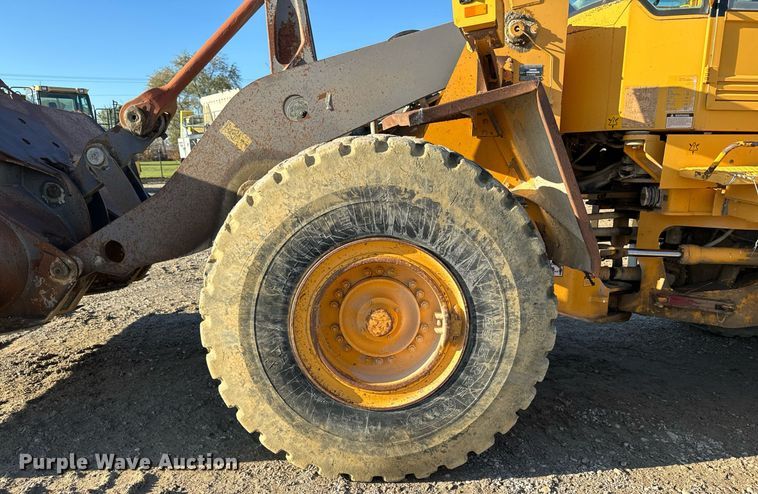 image for item DW2417 1998 Volvo L120C wheel loader
