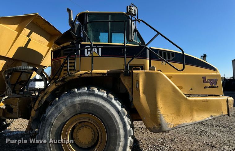 image for item DW2418 2004 Caterpillar 740 haul truck