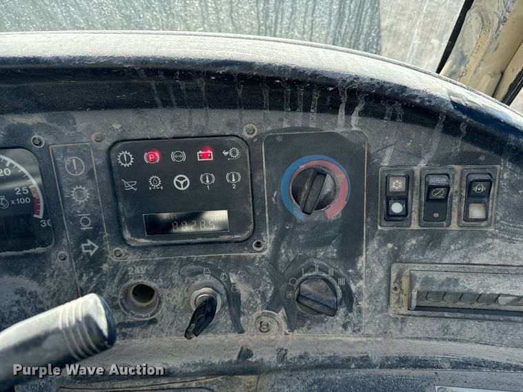 image for item DW2418 2004 Caterpillar 740 haul truck