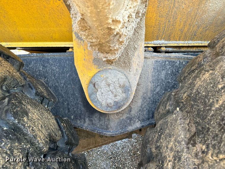 image for item DW2419 2015 Komatsu HM400-3 haul truck