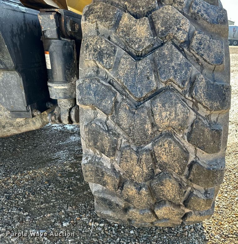 image for item DW2419 2015 Komatsu HM400-3 haul truck