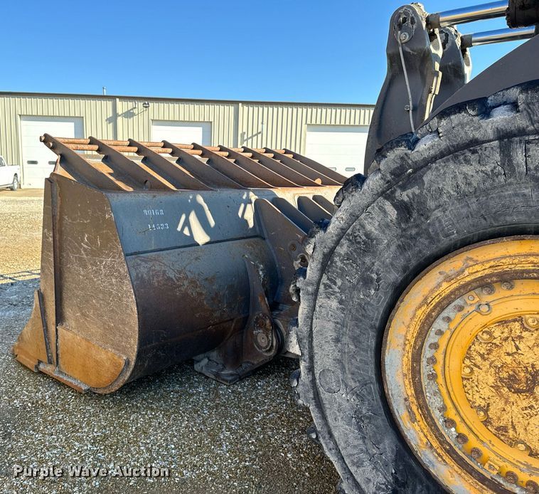 image for item DW2420 2006 Volvo L330E wheel loader