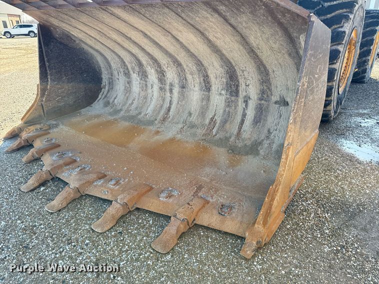 image for item DW2420 2006 Volvo L330E wheel loader