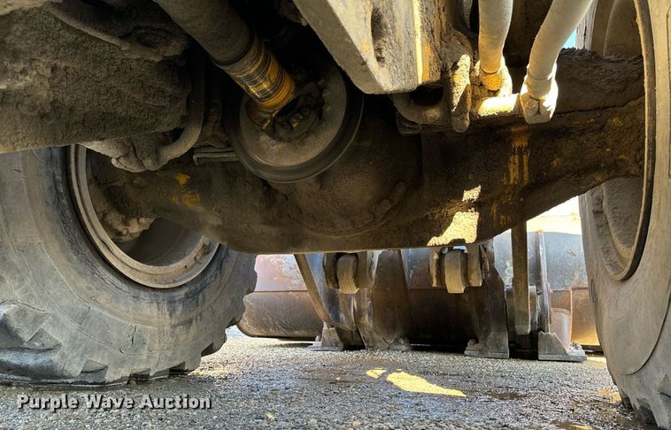 image for item DW2420 2006 Volvo L330E wheel loader