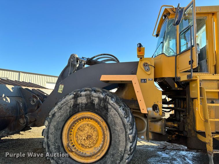 image for item DW2420 2006 Volvo L330E wheel loader