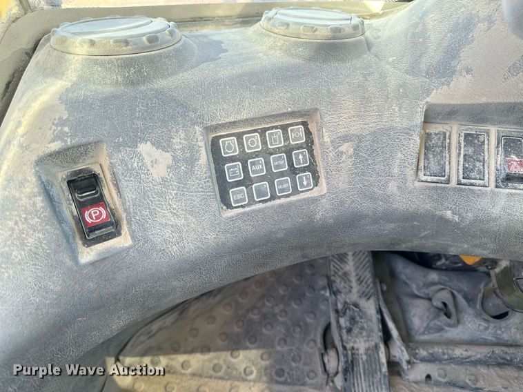 image for item DW2420 2006 Volvo L330E wheel loader