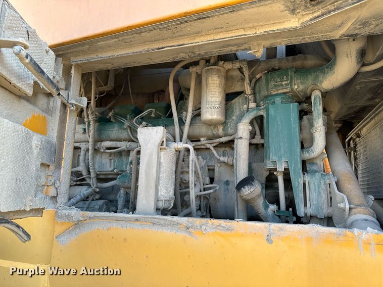 image for item DW2420 2006 Volvo L330E wheel loader